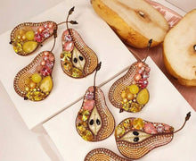 Load image into Gallery viewer, Pear brooch
