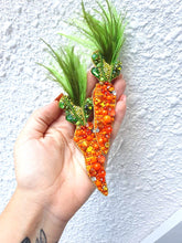 Load image into Gallery viewer, Carrot Brooch