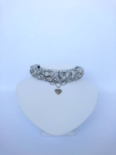 Fancy choker