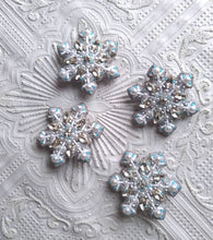 Load image into Gallery viewer, Fancy snowflakes Brooch