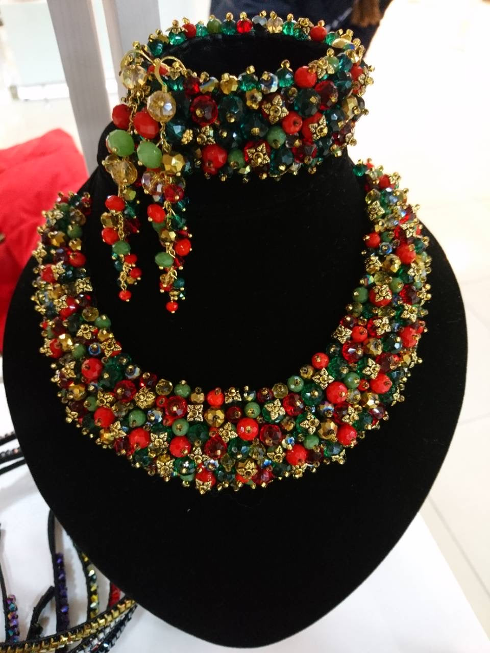 Necklace beaded on Leather
