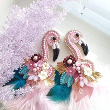 Load image into Gallery viewer, Flamingo Brooch