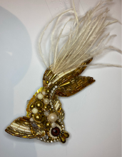 Load image into Gallery viewer, Gold Fish Brooch