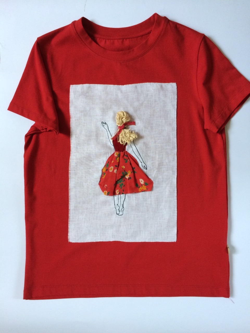 Tshirt with Blond lady in Red